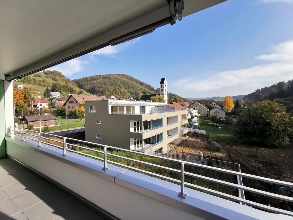 Moderne, helle 3.5-Zimmerwohnung 1.OG re / B5