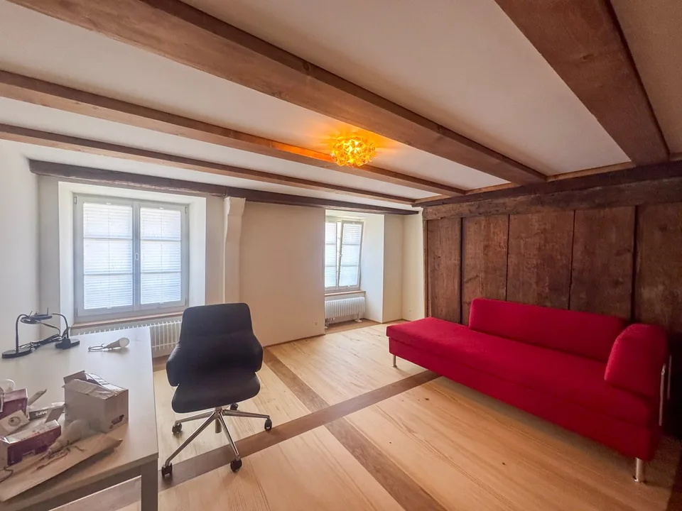 Wohnen im Denkmal: Stilvolles Luxus-Dach-Duplex-Bijoux
