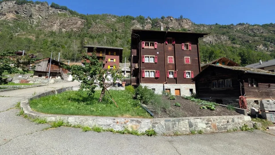Charmante Duplexwohnung mit alpinem Charakter in Kalpetran