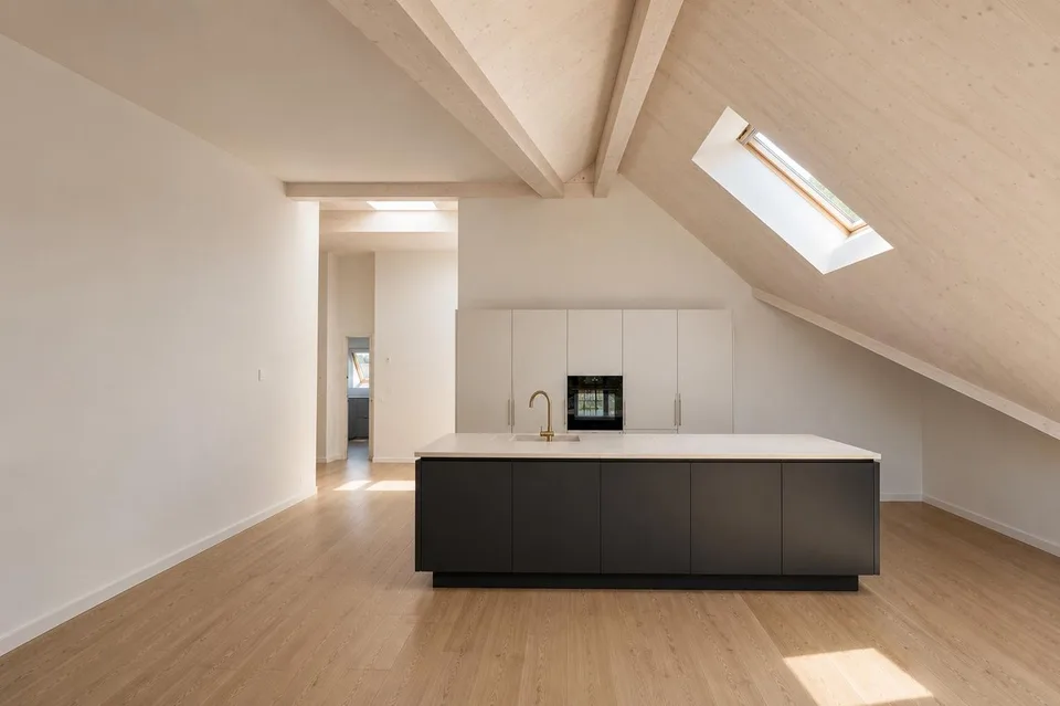 Neubau: Elegante  3.5 Zimmer-Dachgeschosswohnung