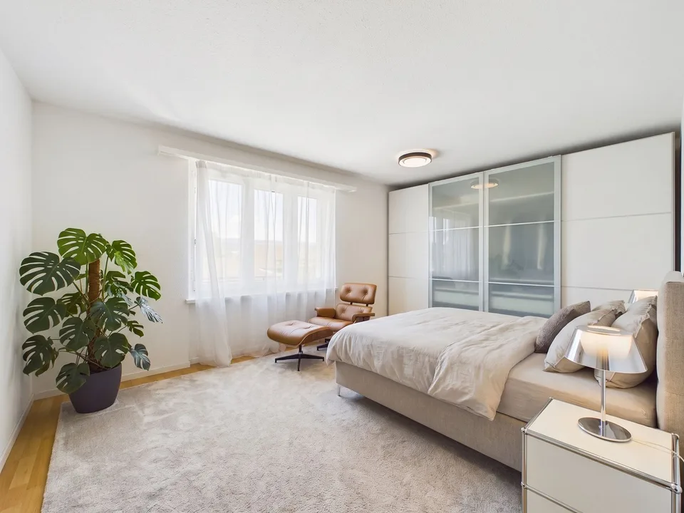 Moderne und lichtdurchflutete Wohnung mit Balkon in Schwaderloch