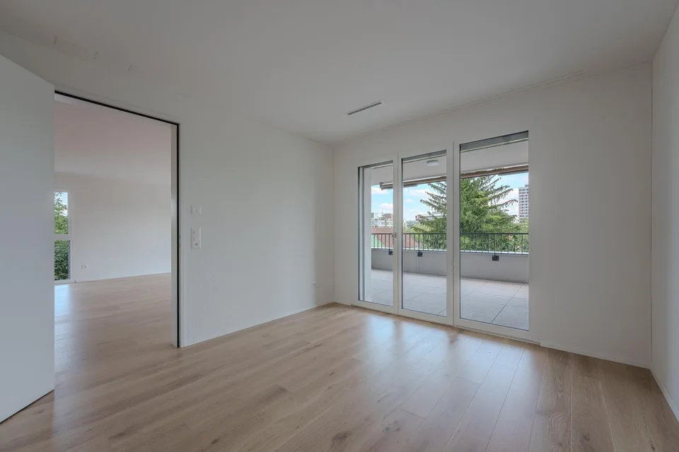 Vivere in modo moderno a Zürich-Seebach - appartamento di 3,5 locali luminoso con balcone