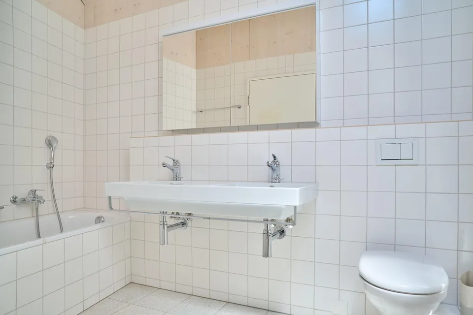 Modernes 5.5-Zimmer-Einfamilienhaus mit Lift bis ins 3. Obergeschoss – Foto 10 von 13