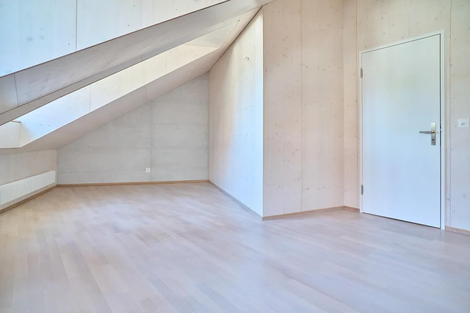 Modernes 5.5-Zimmer-Einfamilienhaus mit Lift bis ins 3. Obergeschoss – Foto 9 von 13