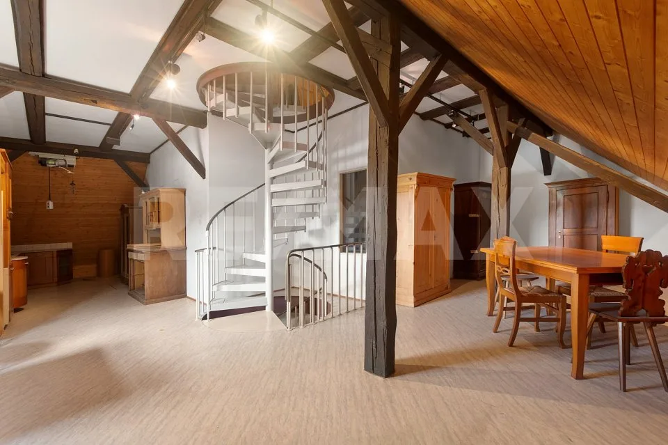 5.5-Zi.-Wohnhaus mit Gewerbe- und Ladenfläche – Foto 10 von 12