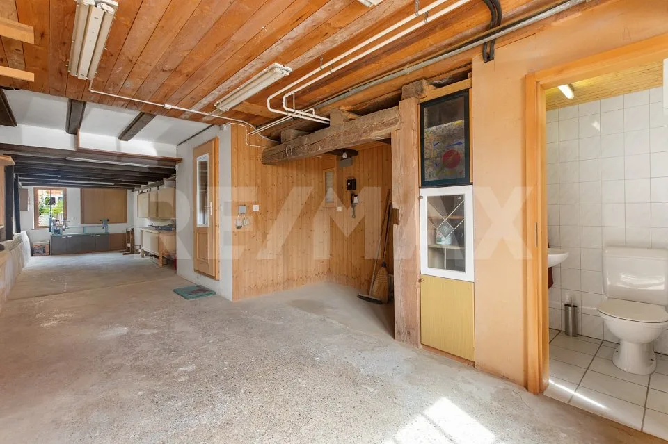 5.5-Zi.-Wohnhaus mit Gewerbe- und Ladenfläche – Foto 8 von 12