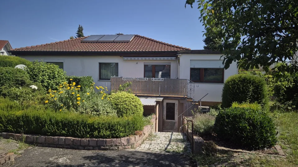 Lauchringen - Bungalow adapté aux personnes âgées d'environ 98 m²