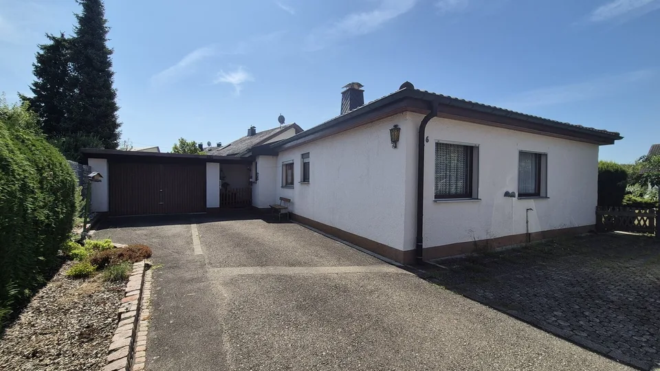 Lauchringen - Bungalow adapté aux personnes âgées d'environ 98 m²