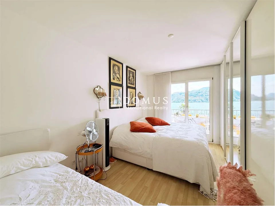 2,5 Zimmer mit Seeblick, Pool und Bootsliegeplatz