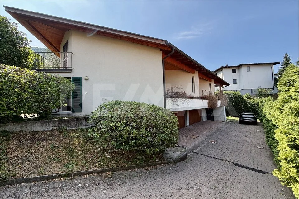 Villa esclusiva a Pregassona  Due abitazioni, massima privacy e straordinario potenziale di sviluppo