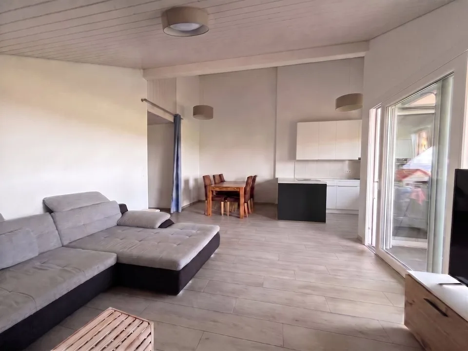 Wohnung zu verkaufen in Vallon (10 Min. von Payerne) - 4,5 Zimmer von 106 m², ungehinderter Blick auf die Landschaft ohne Einsicht