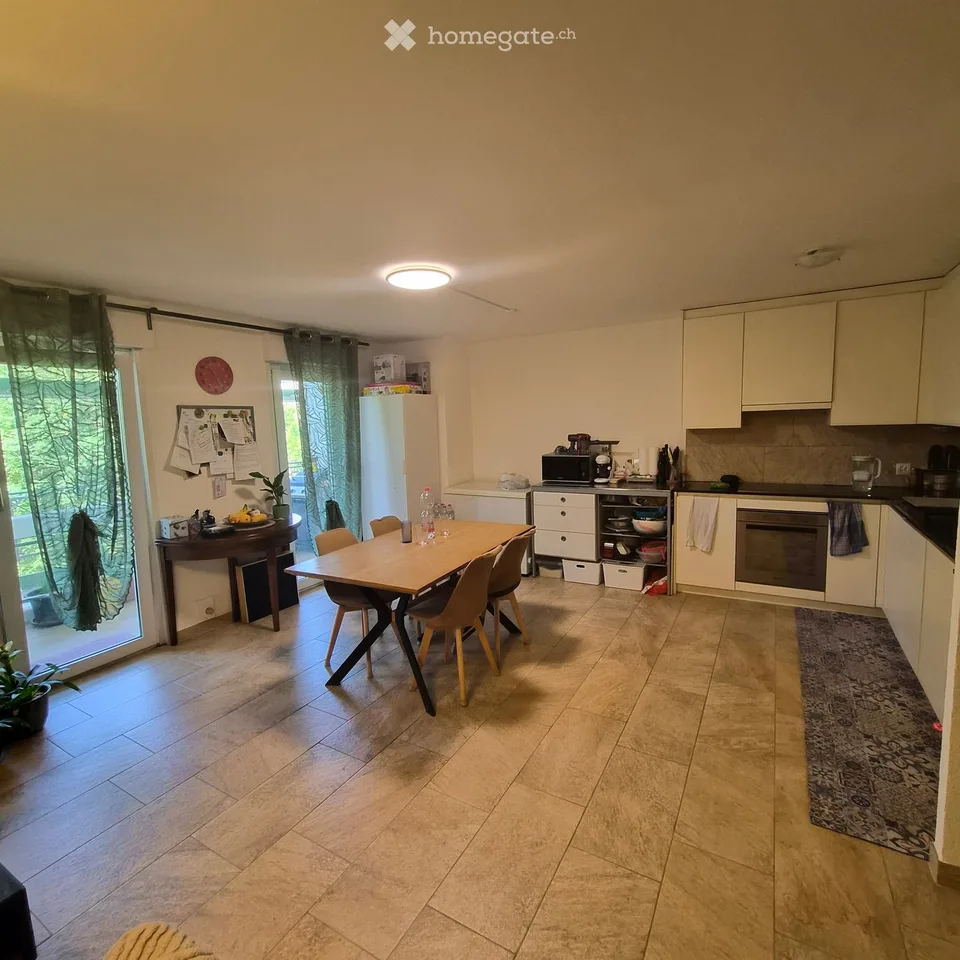 Helles 3.5-Zimmer-Wohnung mit Balkon in Moudon