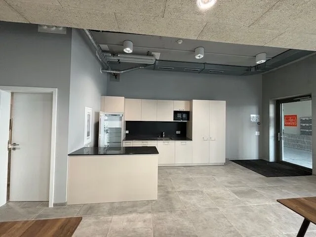 Delémont, surface commerciale de 118 m2 à louer - centre ville