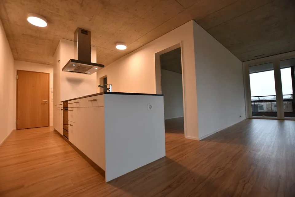 Ampio e centrale appartamento di 4,5 locali nel cuore di Bern-Bümpliz