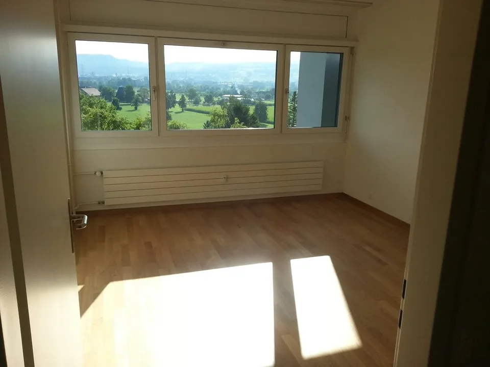 Grosser Balkon und Aussicht über den Zugersee