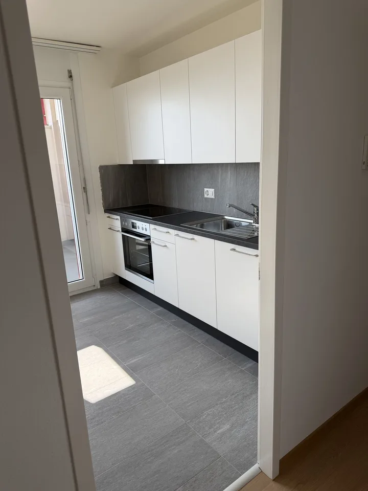 Appartement de 3 pièces au 14ème étage dans le quartier de Longemalle