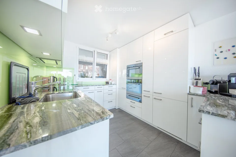 Sonnige 4½-Zimmer-Maisonettewohnung mit See- und Bergsicht in Gersau
