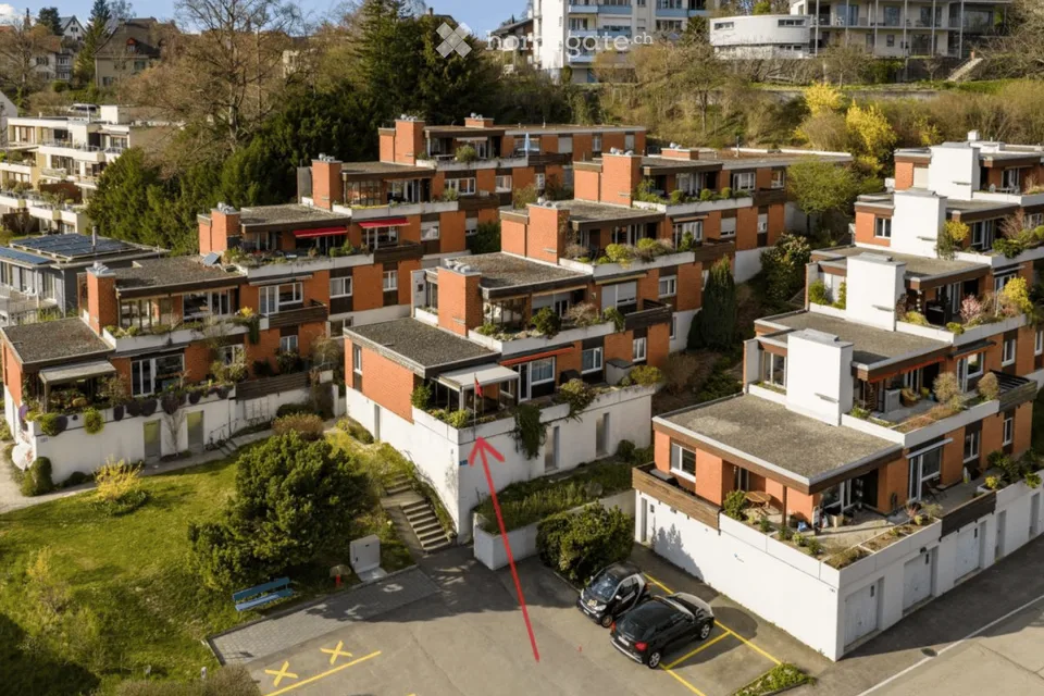 Sonnige Hanglage mit Rheinblick: 5.5-Zimmer-Terrassenhaus an ruhiger Lage in Schaffhausen
