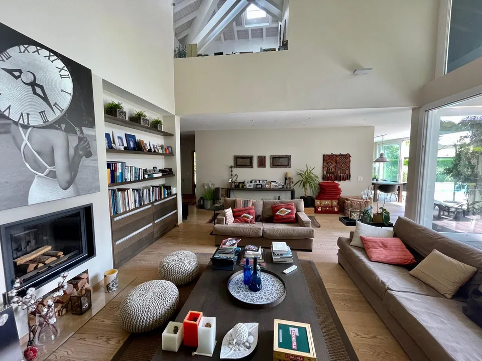 Coppet - Prächtige möblierte Villa mit 11 Zimmern und Swimmingpool