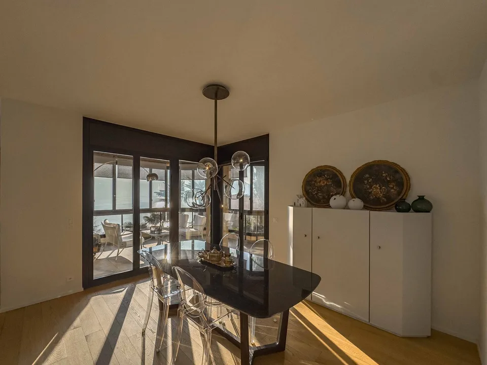 5,5 locaux duplex avec vue sur le lac à Castagnola