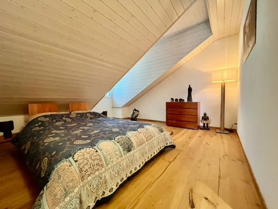 STE-CROIX - Herrliche 4.5-Zimmer-Maisonette-Wohnung mit freiem Blick