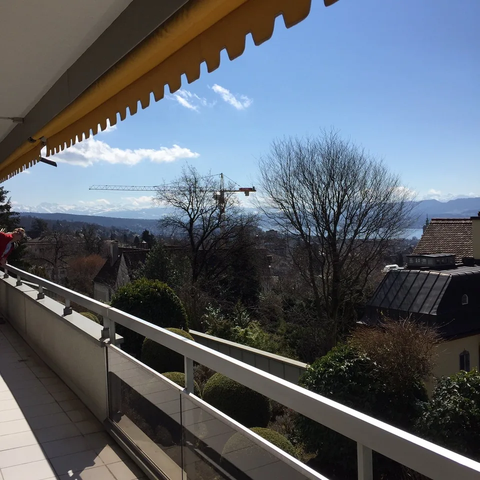 Grosszügige 5.5-Zimmer-Wohnung mit Panoramablick