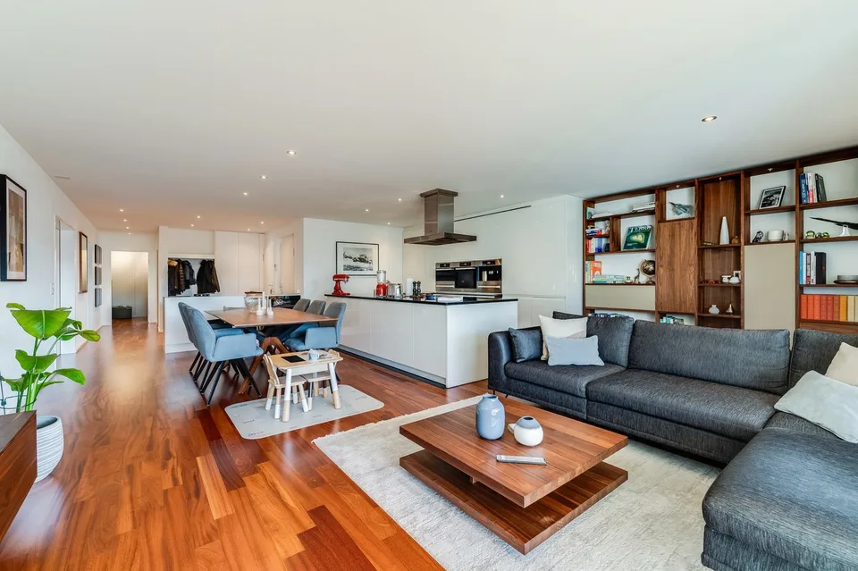 Exklusive 4,5-Zimmer-Wohnung mit direktem Liftzugang an bester Lage in Allschwil