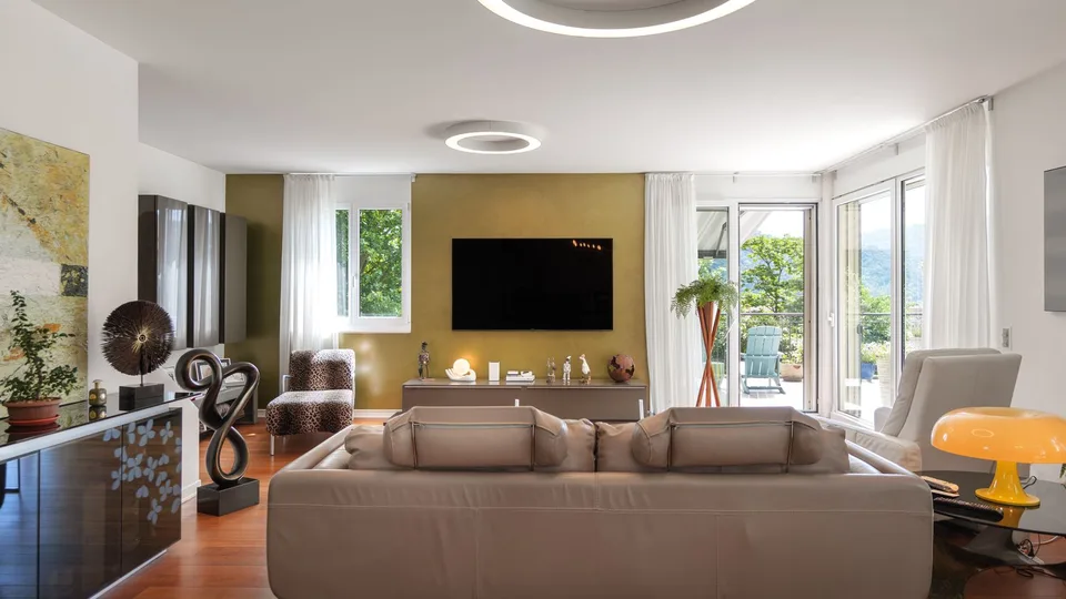 Affascinante casa di 5.5 locali con terrazza da sogno a Caslano