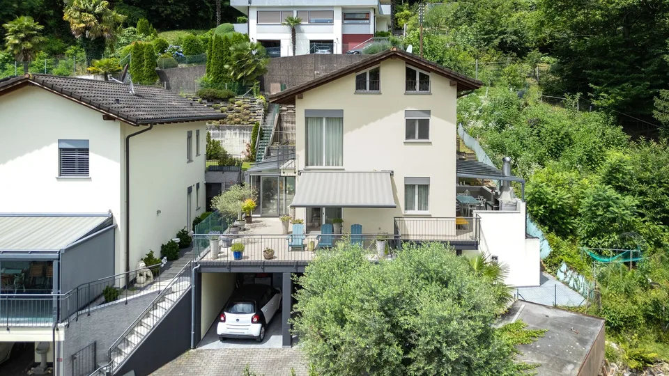 Affascinante casa di 5.5 locali con terrazza da sogno a Caslano