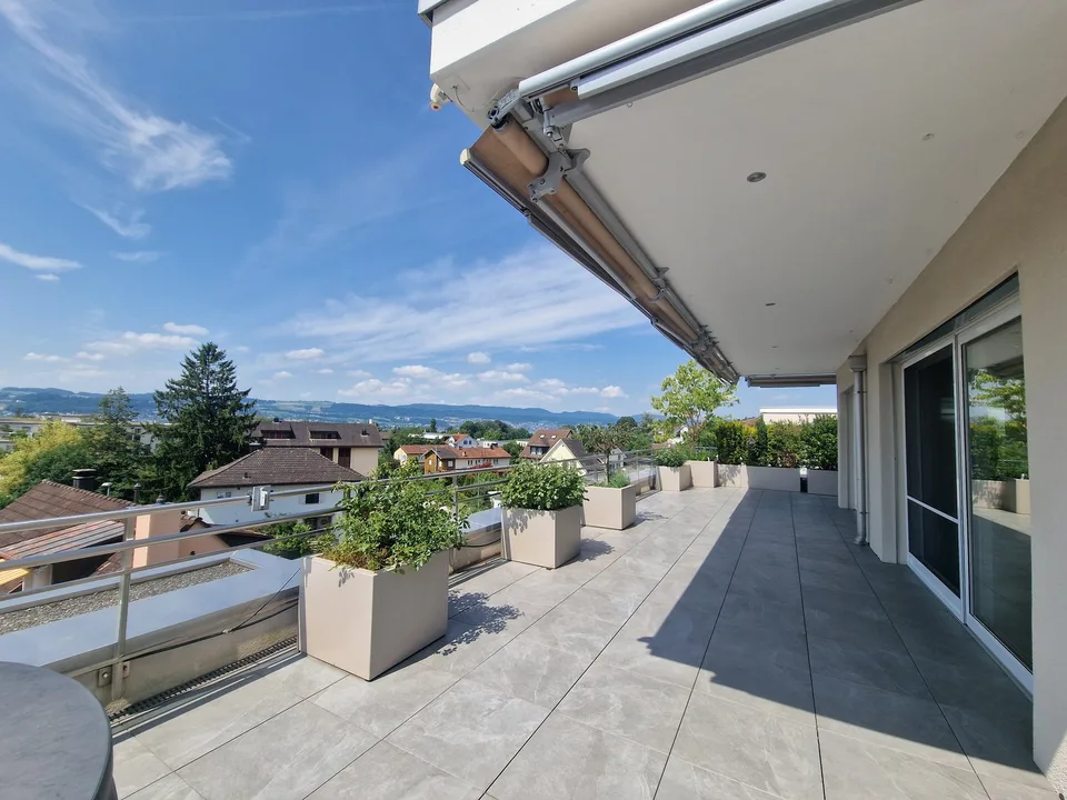 Exclusive 3.5-room attic apartment