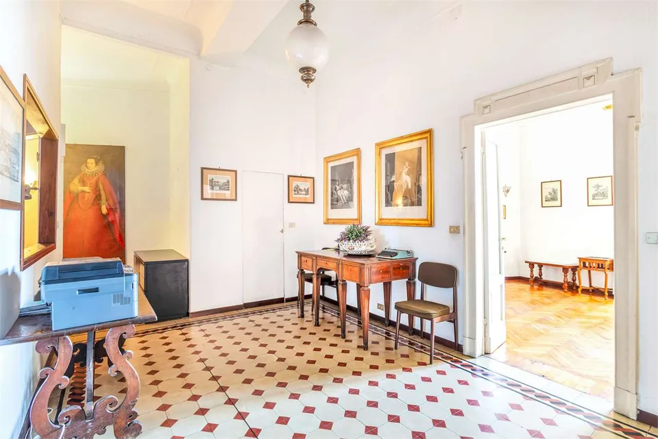 UFFICIO DI RAPPRESENTANZA IN PIAZZA SEMPIONE - ARCO DELLA PACE