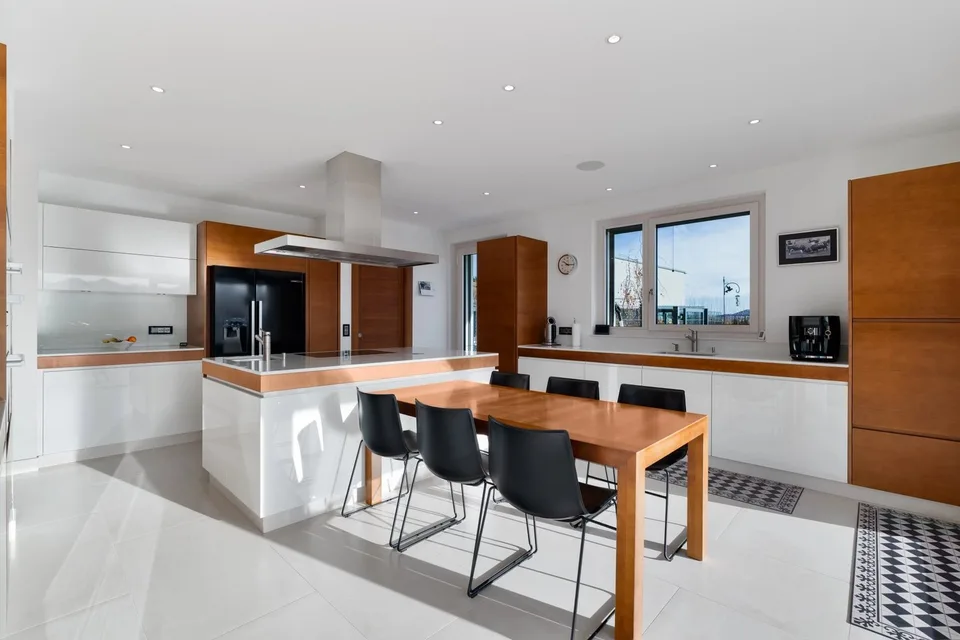 Residenza prestigiosa con vista panoramica aperta sulla regione di Gruyère – foto 8 di 13