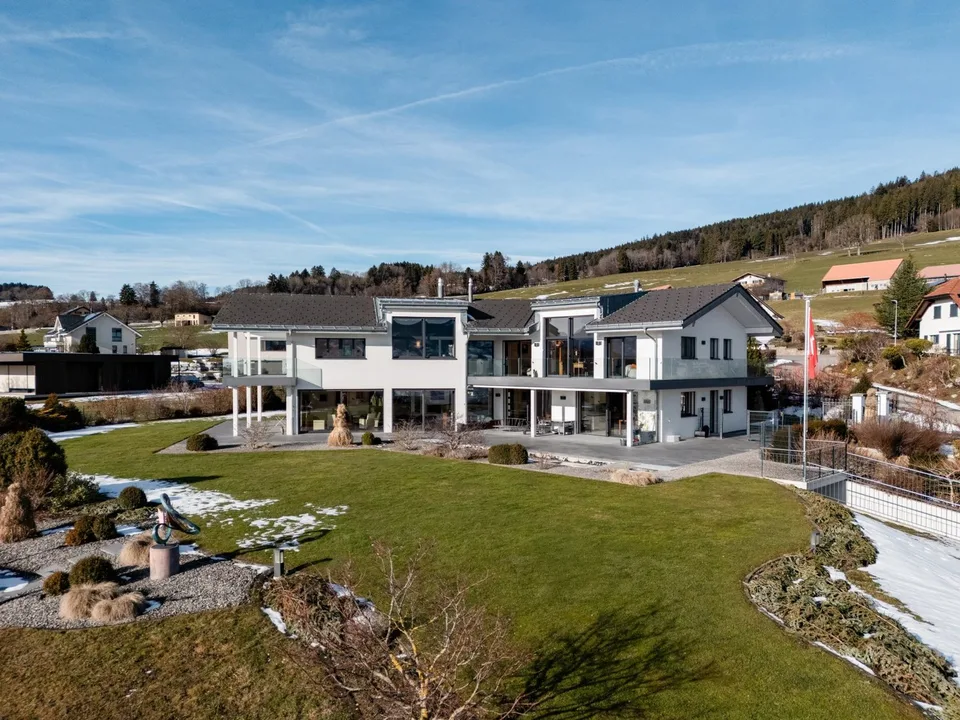 Prestigious residence with open panoramic views over the Gruyère region