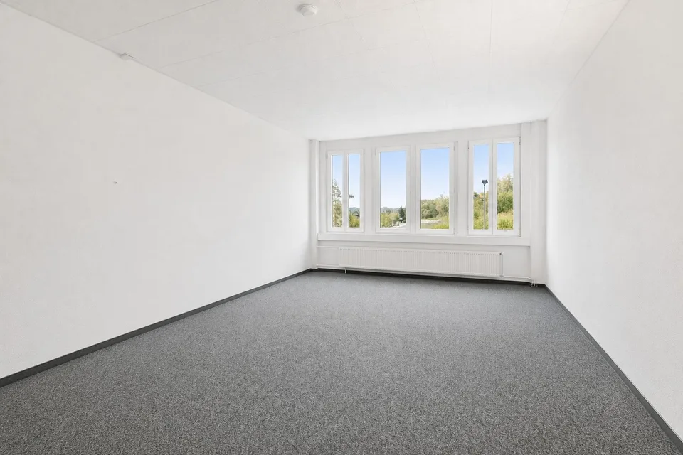 Spazio flessibile per uffici da 191 m² a Dietikon - pronto per l'occupazione, ben collegato e flessibile per l'ampliamento