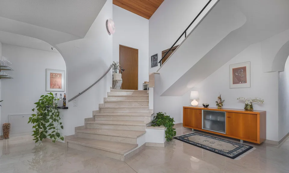 AFFASCINANTE VILLA 5.5 LOCALI VISTA LAGO CON GIARDINO A CIMO