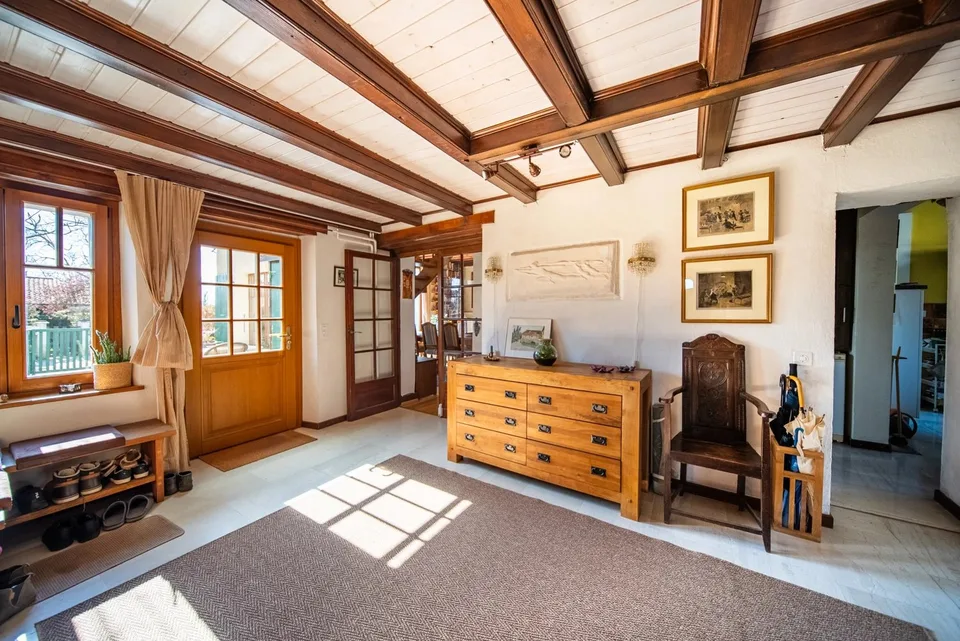 Peney-Dessus Geräumiges Duplex mit 7 Zimmern und Garten