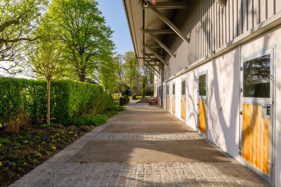 Pferdeanwesen in Genf, linker Ufer