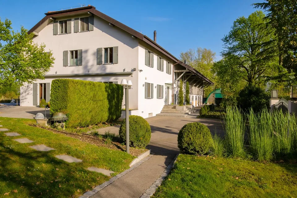 Pferdeanwesen in Genf, linker Ufer
