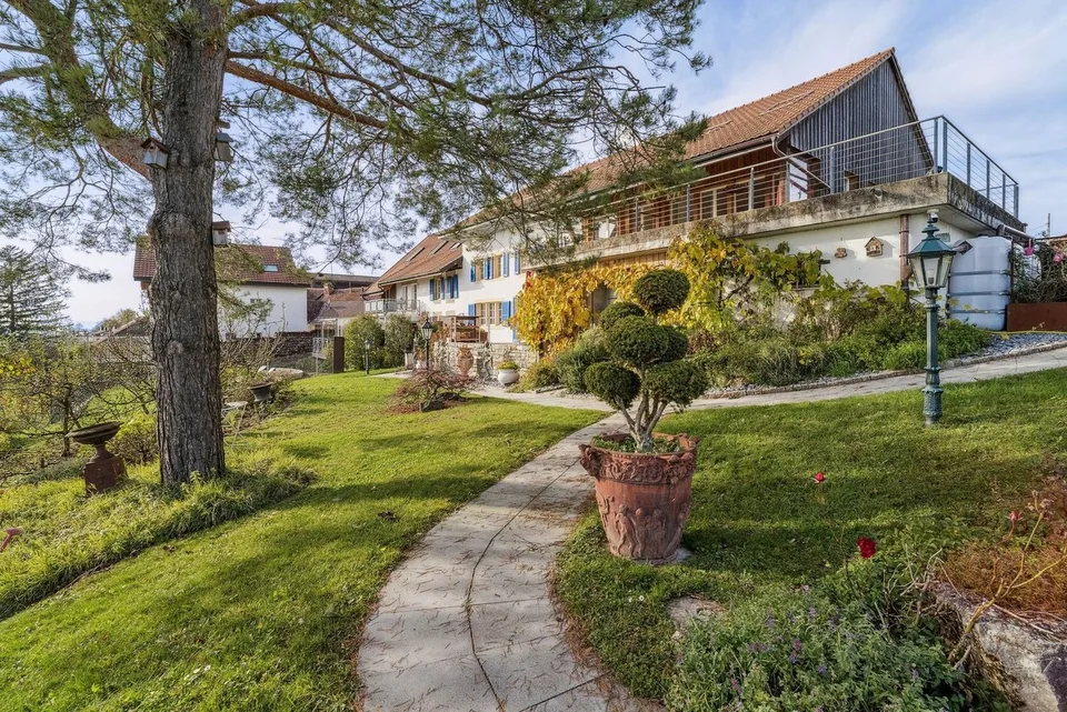 Exceptional property with lake view in Bellerive