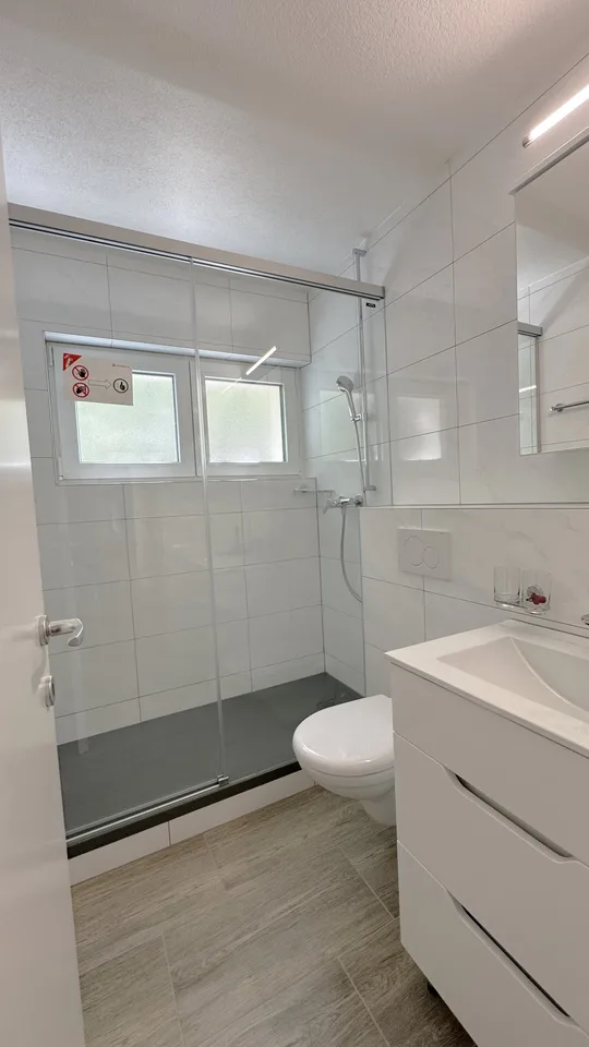 Appartement rénové récemment, lumineux 4,5 pièces avec balcon