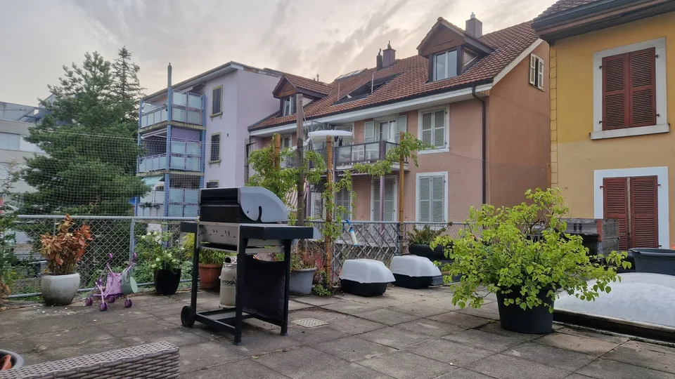 Charmant appartement 3.5 pièces avec terrasse sur Bözingenstrasse à Biel – disponible immédiatement ! – photo 9 sur 10
