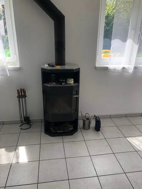Helle 3.5-Zimmer-Wohnung mit Balkon in Siebnen – rollstuhlgängig & ruhig gelegen