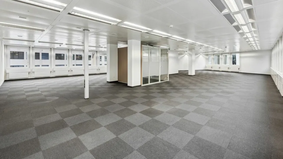 Work & View - Office with 371 m² and rooftop terrace in the heart of the city