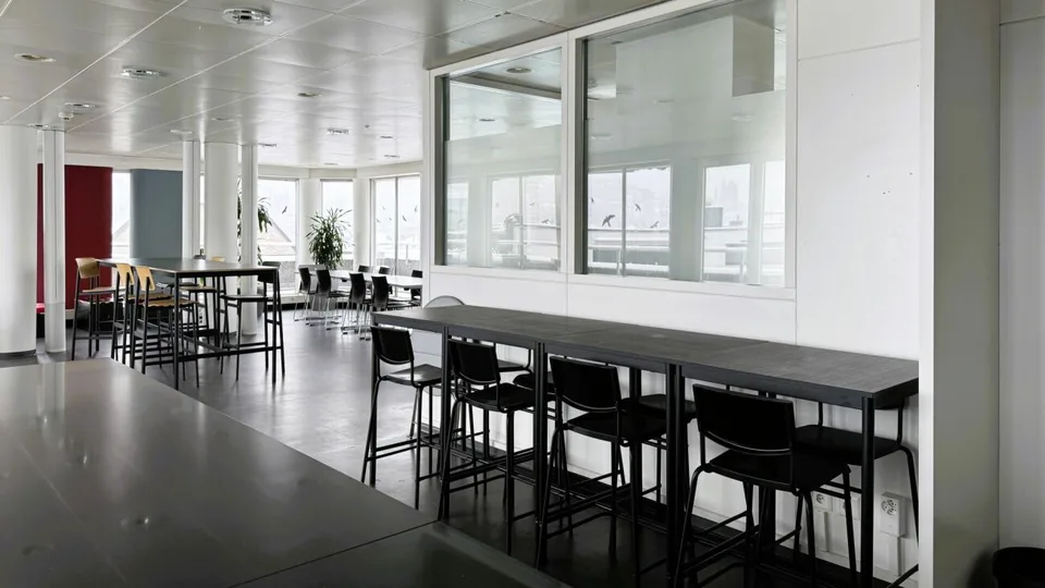 Travailler au-dessus des toits de St-Gall: 231 m² de bureau avec terrasse