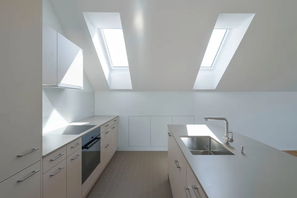 Appartement de 3,5 pièces en attique avec loggia à Künten-Sulz - Vivre dans un quartier calme