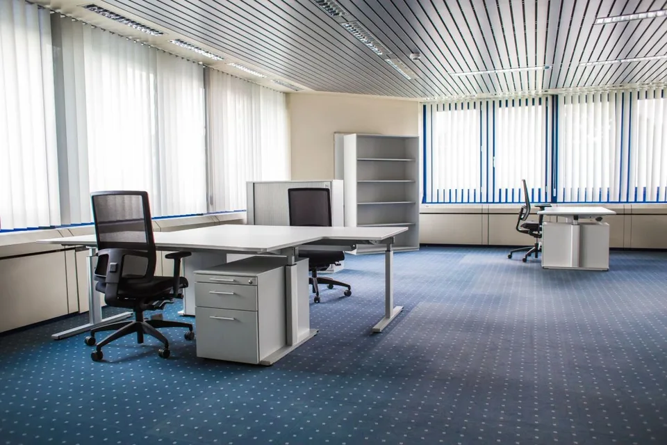 Basic Office [Büro mit vielen Zusatzleistungen]