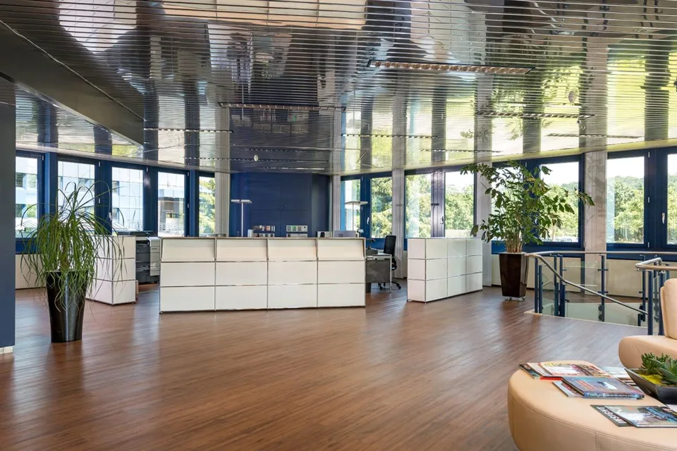 Basic Office [Büro mit vielen Zusatzleistungen]