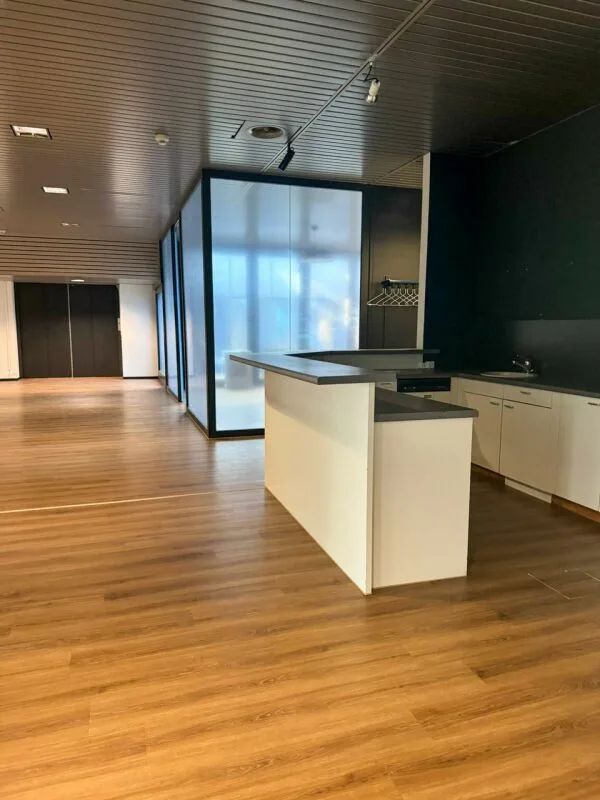Grand espace de bureau avec 912 m2 à Lucerne