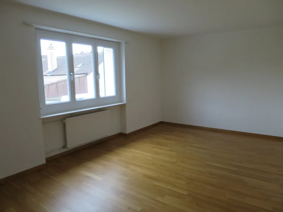 *** Charmante, helle 4-Zimmer-Wohnung in Turbenthal ***