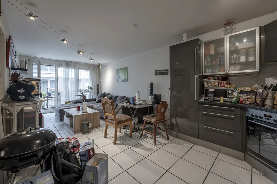 Appartamento con 2 camere e locali accessori spaziosi